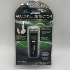 BACtrack S30 Personal Breathalyzer Portable Breath Alcohol Detector Tester NEW