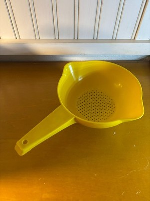 Vtg Tupperware Double Spout Strainer Colander Yellow 1200-1 Handle 1970s