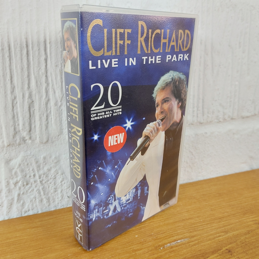 Cliff Richard - Live In The Park - VHS Tape (1999)