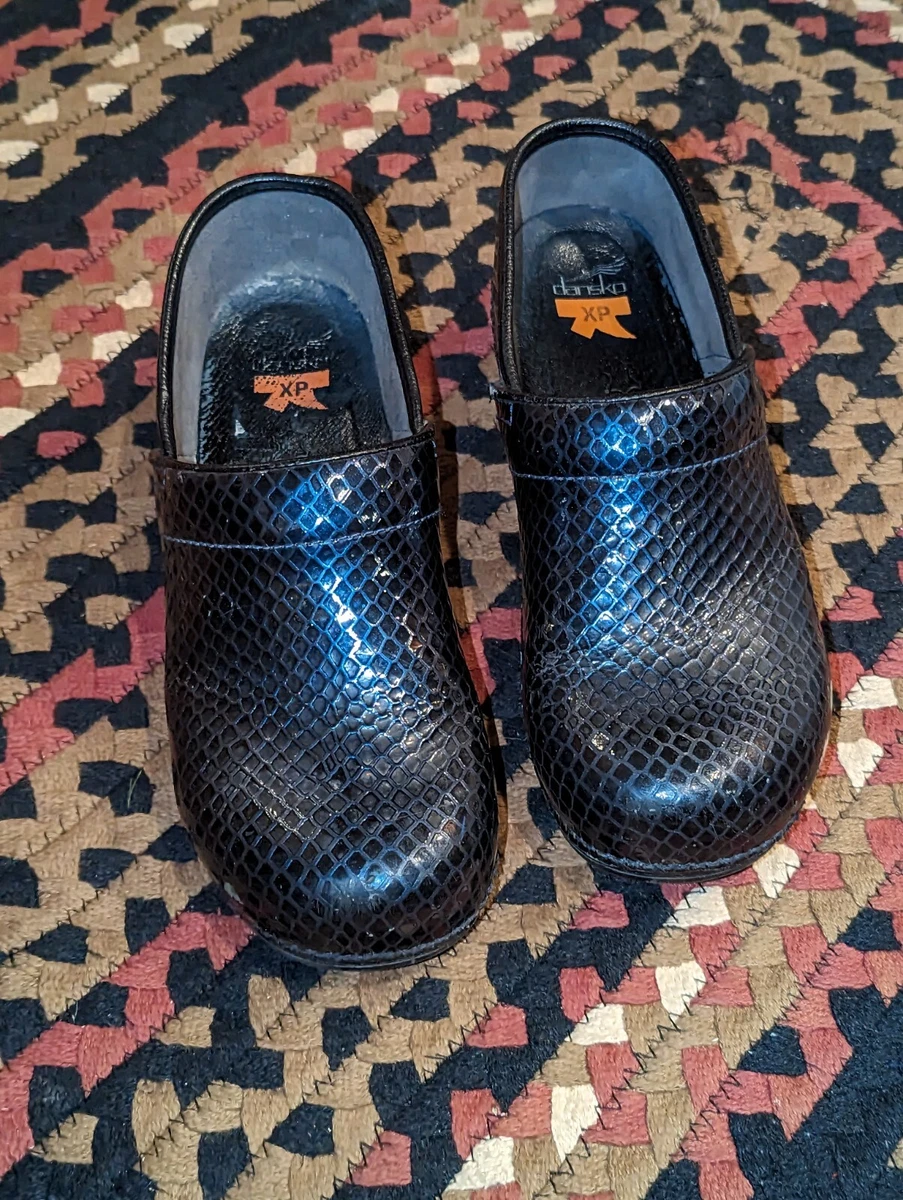 Dansko Womens XP Honey Comb Fish Scale Clogs Sz 40 9.5 10 eBay