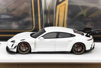 404 Error 1/64 Resin car model Porsche Taycan modified edition