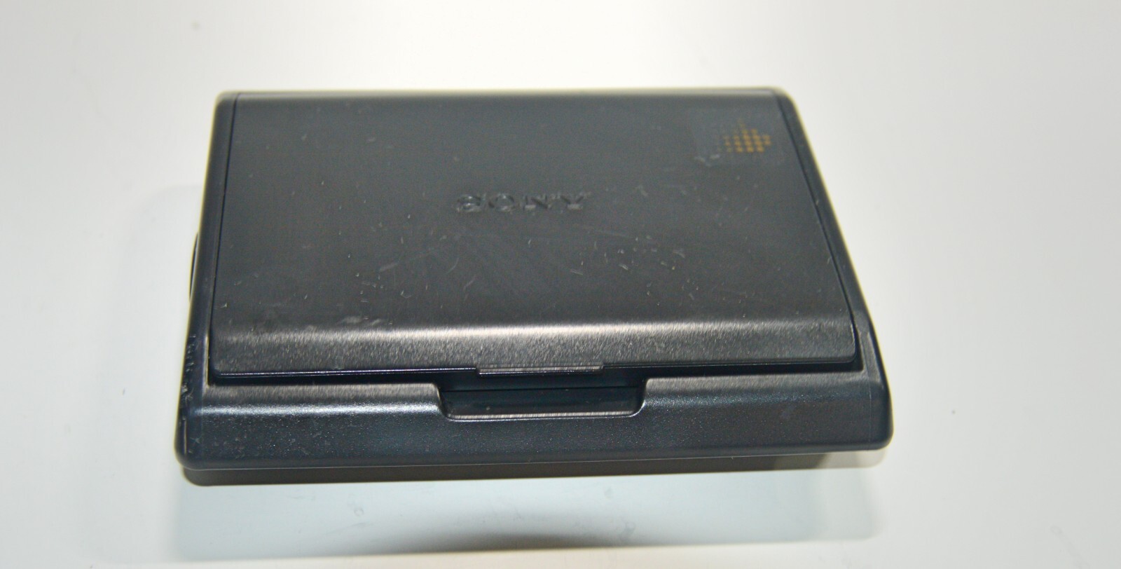 Genuine Sony LCD Screen Sun Hood Shade PART FOR CCD-RV100