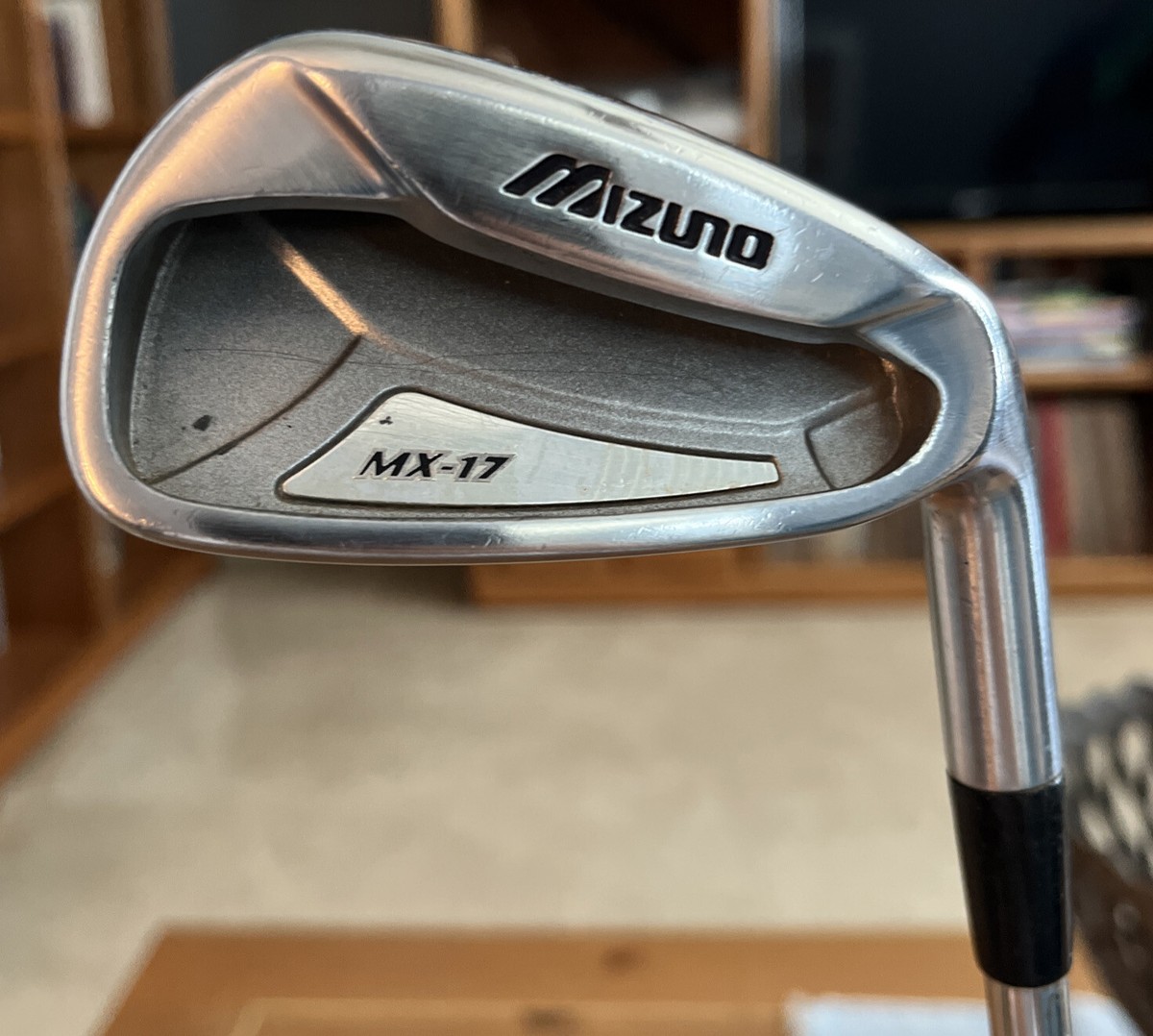 Left Handed Mizuno MX-17 7-Iron Regular Graphite Shaft Lamkin Grip Left Handed Mizuno MX-17 7-Iron Regular Graphite Shaft Lamkin Grip