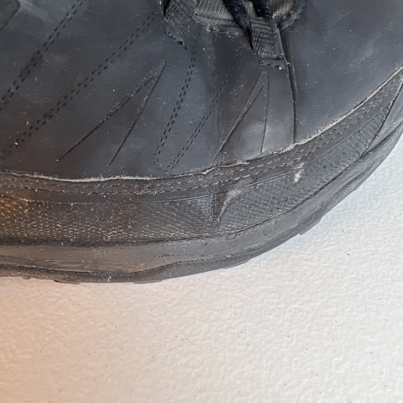 Salomon scarpe da trekking da uomo X Ultra 3 GTX taglia 10 nere magnete ombra silenziosa 145464