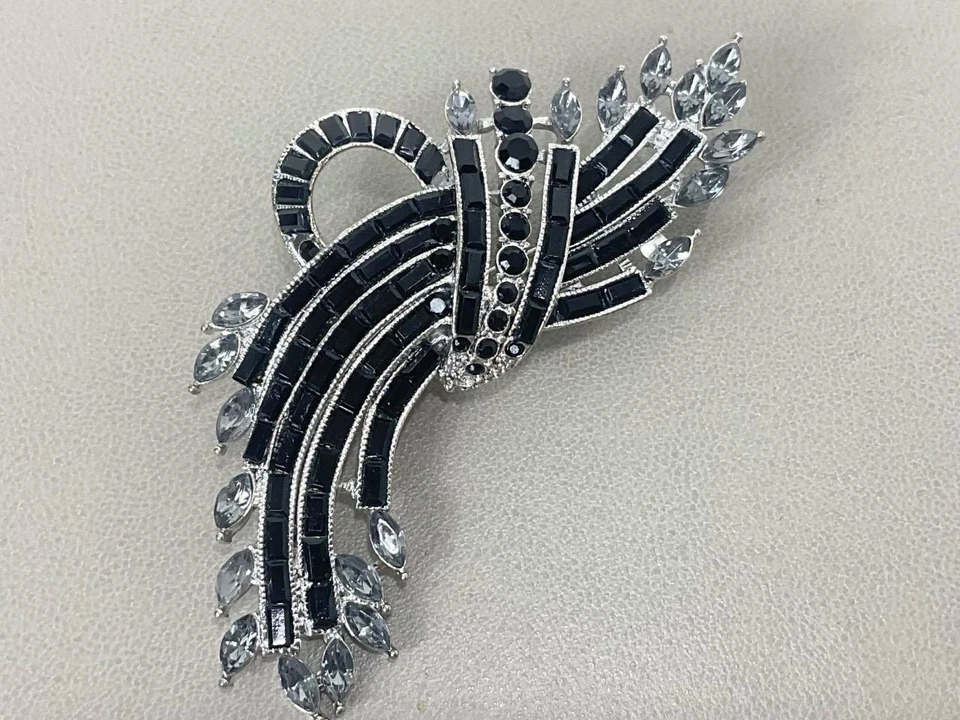 Robert Rose Black & Silver Brooch - Image 3 of 4