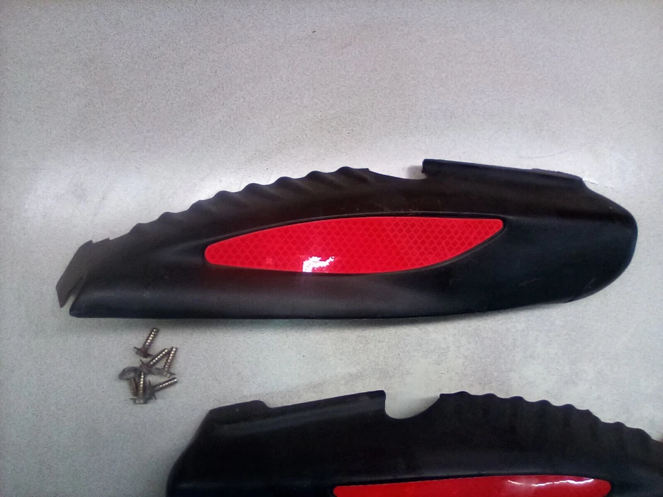 2004 Ski-Doo Legend 500 ss RH e LH peças de acabamento de túnel traseiro de plástico Grand Tour ZX - Imagem 2 de 4