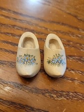 Miniature Wooden Dutch Shoes Souvenirs from Holland 2"