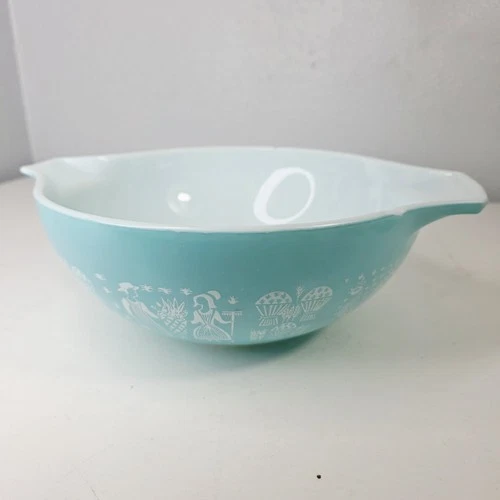 Vintage PYREX Turquoise Amish Butterprint 4QT 444 Cinderella Mixing Bowl Blue