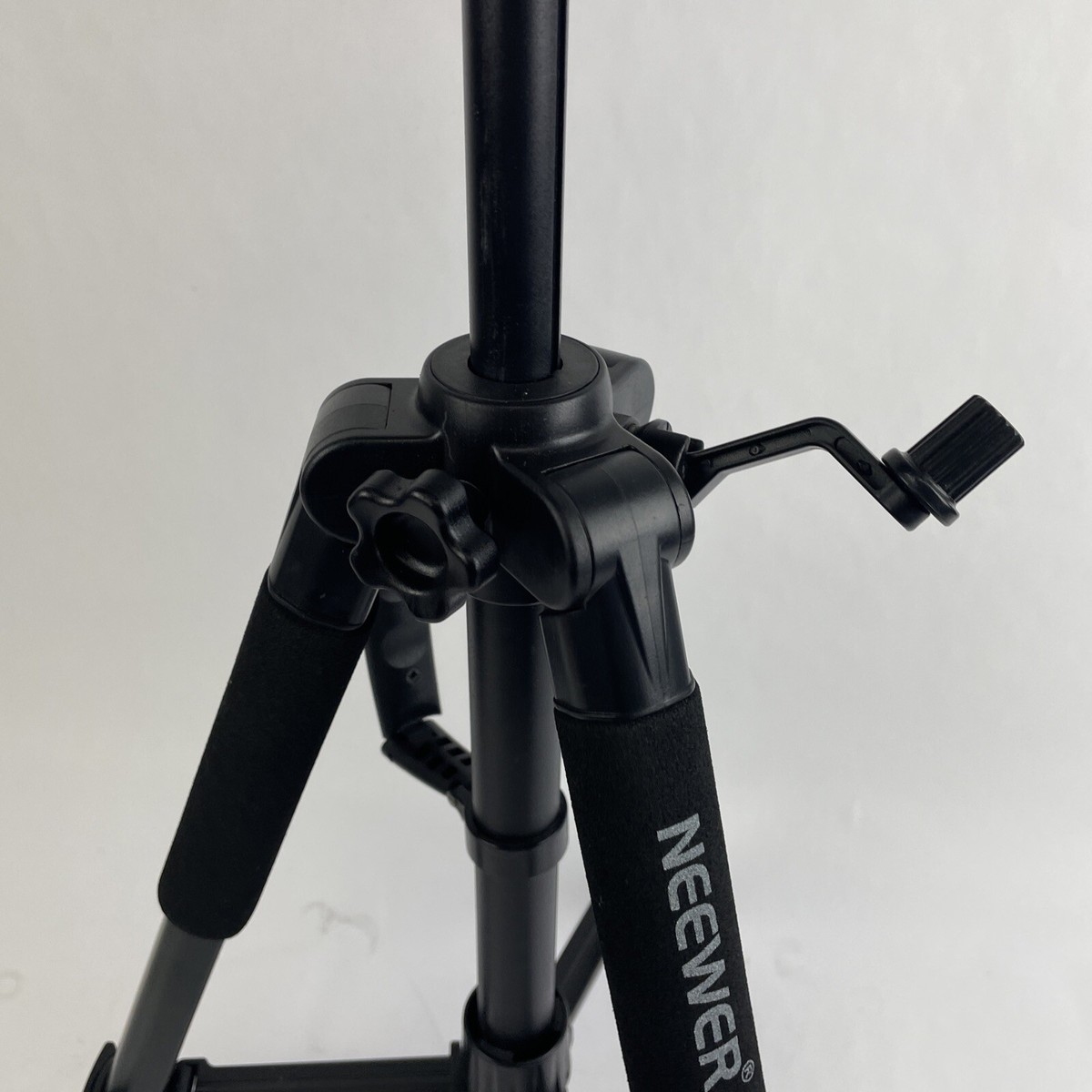 Treppiede Neewer SAB234 In Alluminio Leggero Con Livella E Maniglia - Usato