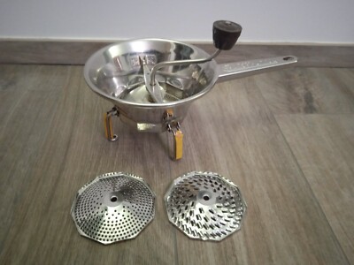 Luvan Macinapepe In Metallo Con Cuore Acciaio Inox 430 – Regolabile Da Fino A Grosso