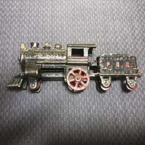ANTIQUE Early 1900s SKIDDOO CAST IRON TOY TRAIN ENGINE AND COACHES🔥