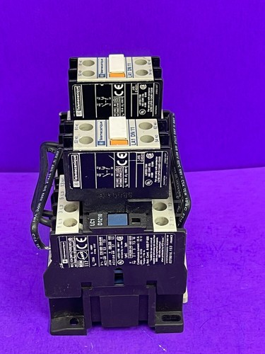 Telemecanique LC2D1211G6 Reversing Contactor w/ LA1DN11 Interlock 120V Coil - Picture 16 of 19
