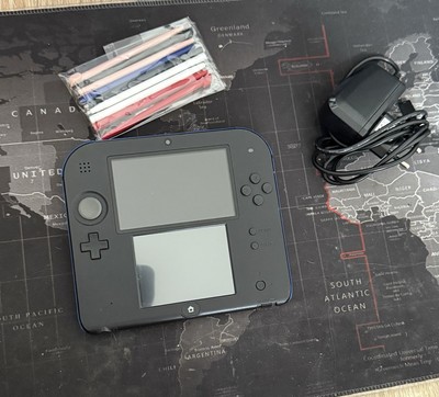 Nintendo 2DS Mit 14 Spiele Für Nintendo DS/3DS