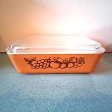 Pyrex Old Orchard 0503 Refrigerator Dish 1-1/2 Qt. and Clear Glass Lid 1974-1978