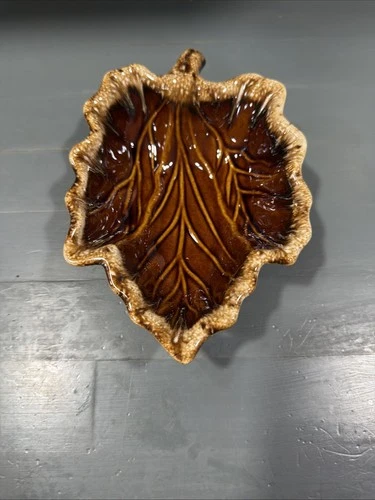 Hull Brown Drip Pottery Leaf Bowl
