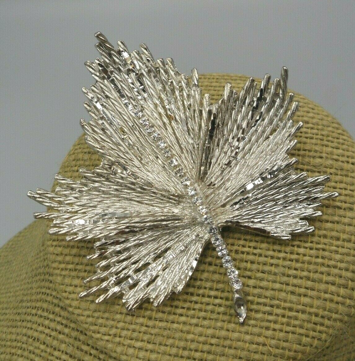 Maple Leaf Brooch Silver Tone Rope Texture Rhines… - image 3