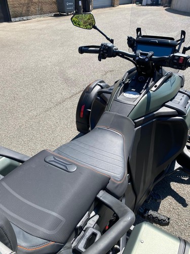 Can-Am Spyder Canyon Redrock — Moss Green Satin - Picture 21 of 24