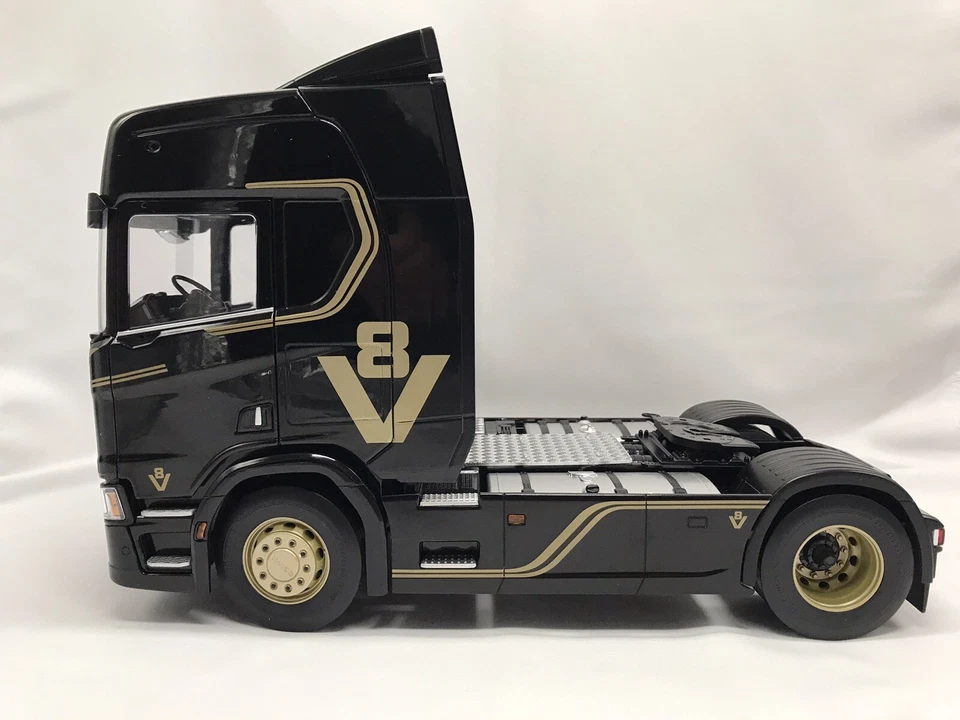 Scania R-Serie Topline In Scala 1:18 - Immagine 2 di 4