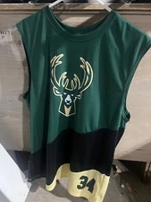 Men’s Large NBA Milwaukee Bucks Jersey Giannis Antetokounmpo #34 Tank 🦌