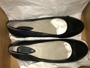ecco women's flats