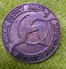 #D425. MACKAY DISTRICT AMATEUR ATHLETIC CHAMPIONSHIPS  LAPEL BADGE