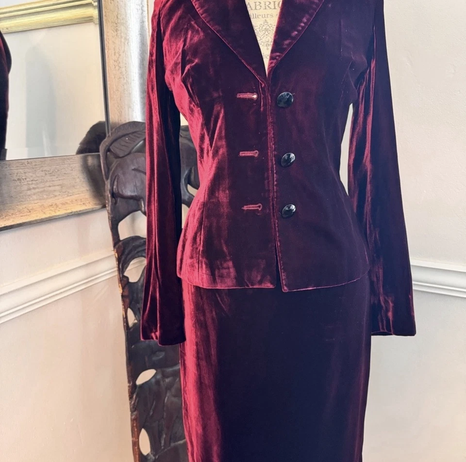ADRIENNE VITTADINI | Elegant Velvet Burgundy Blazer and Skirt Set | Size 4 - Image 2 of 4