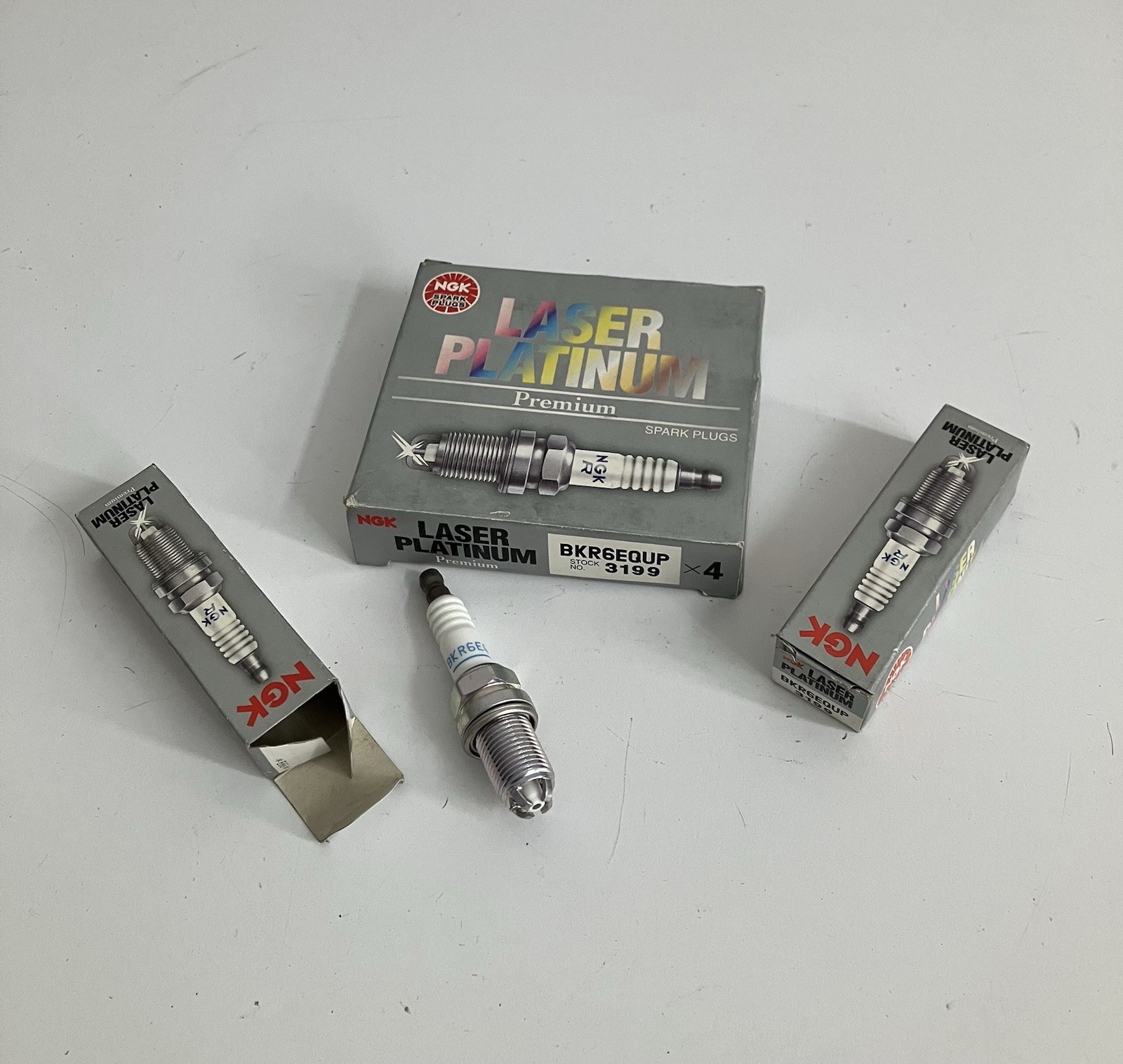 Candela Ngk 3199 BKR6EQUP Laser Platinum BMW E30 E36 E46 E90