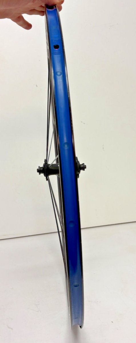 Shimano WH-RS010 24/20-Spoke Black Aluminum 622x15/700C Road Bike