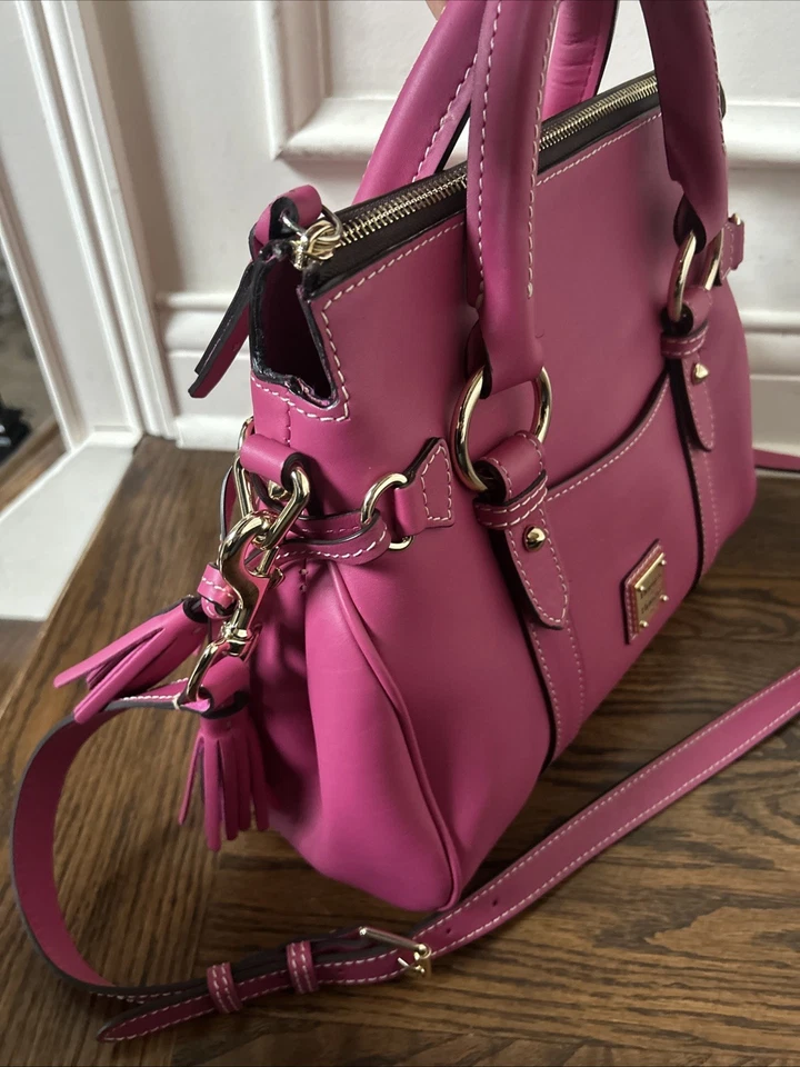 Bolso Dooney and Bourke Fucsia Pennrose RARO Rosa Borla Foto 3 de 4