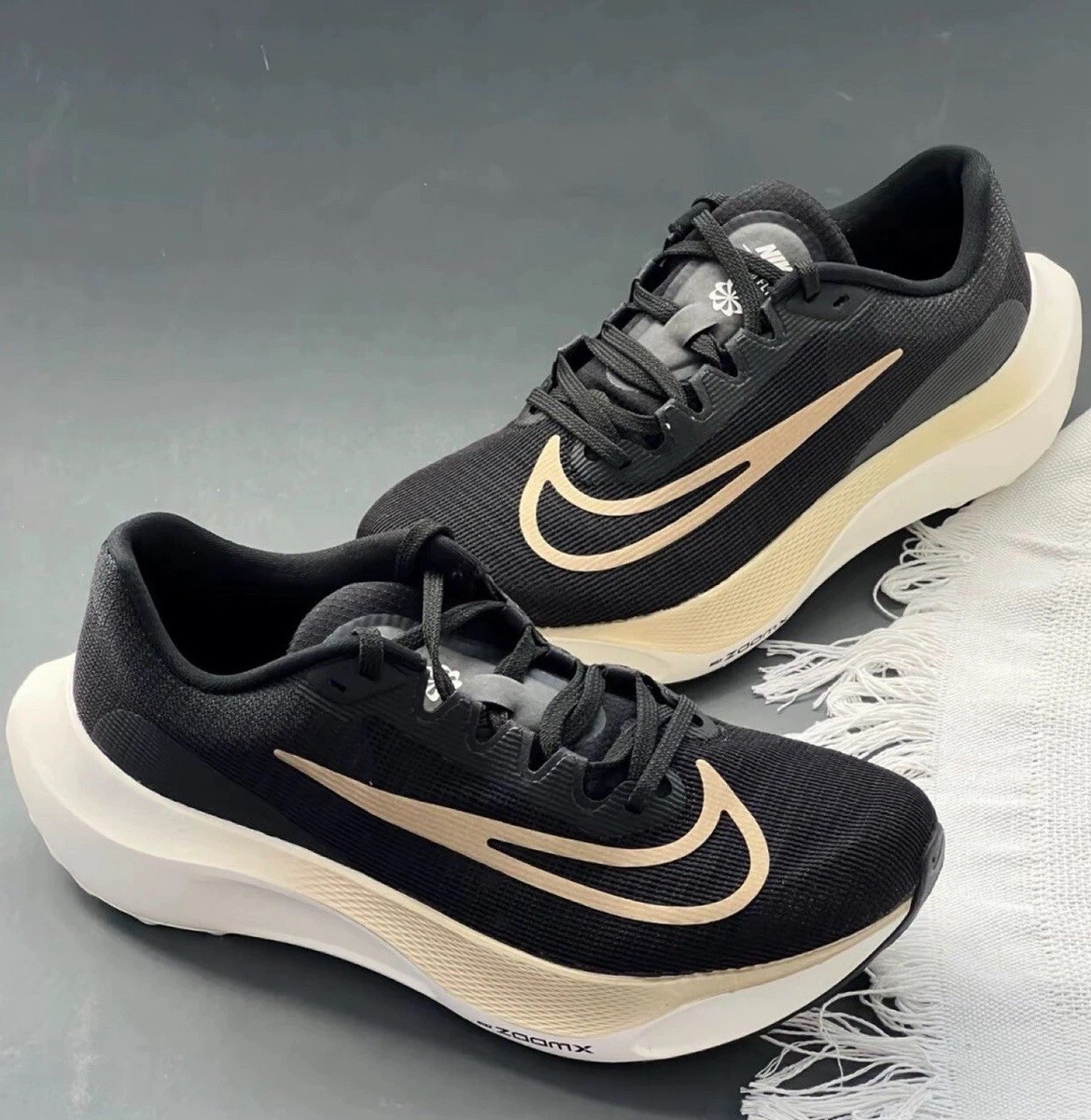 Nike Zoom Fly 5 ブラック/ゴールド サイズ25.0cm Size 11 - Nike Zoom Fly 5 Black Metallic Gold Grain for sale