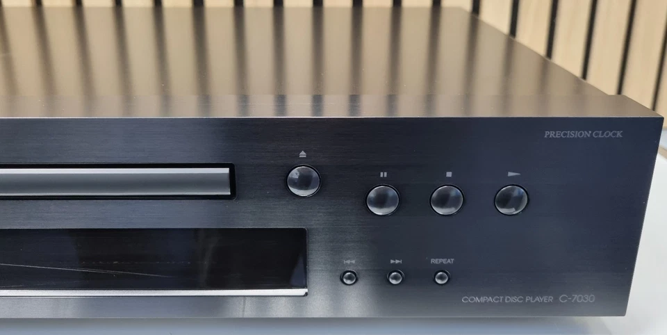 Onkyo C-7030 Compact Disc Player - Schwarz - Hifi CD Player - Bild 3 von 4