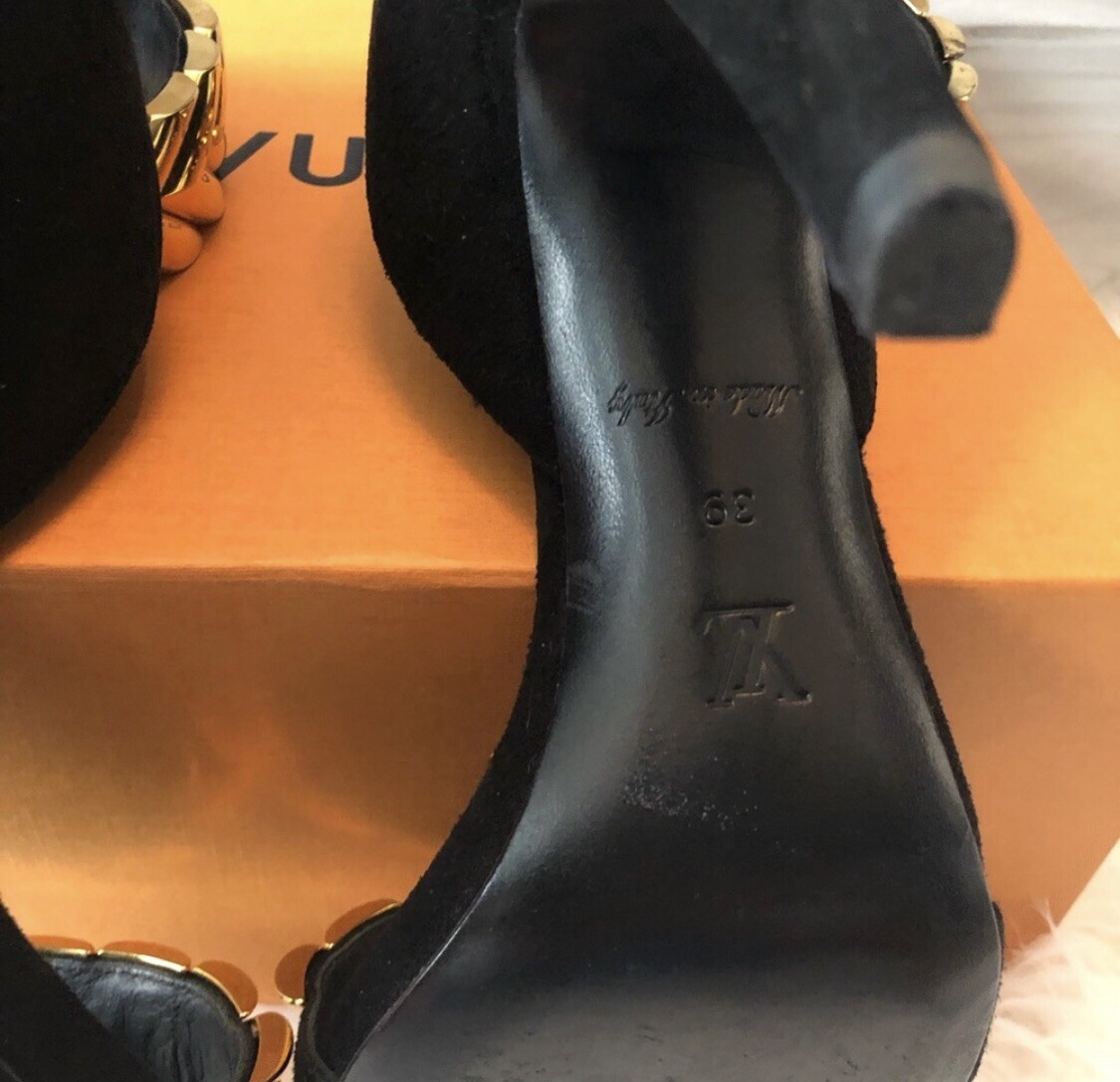 LOUIS VUITTONスウェード黒パンプス39(24.5) ⭐️美品⭐️ルイヴィトン LVロゴ スエード パンプス ローファー