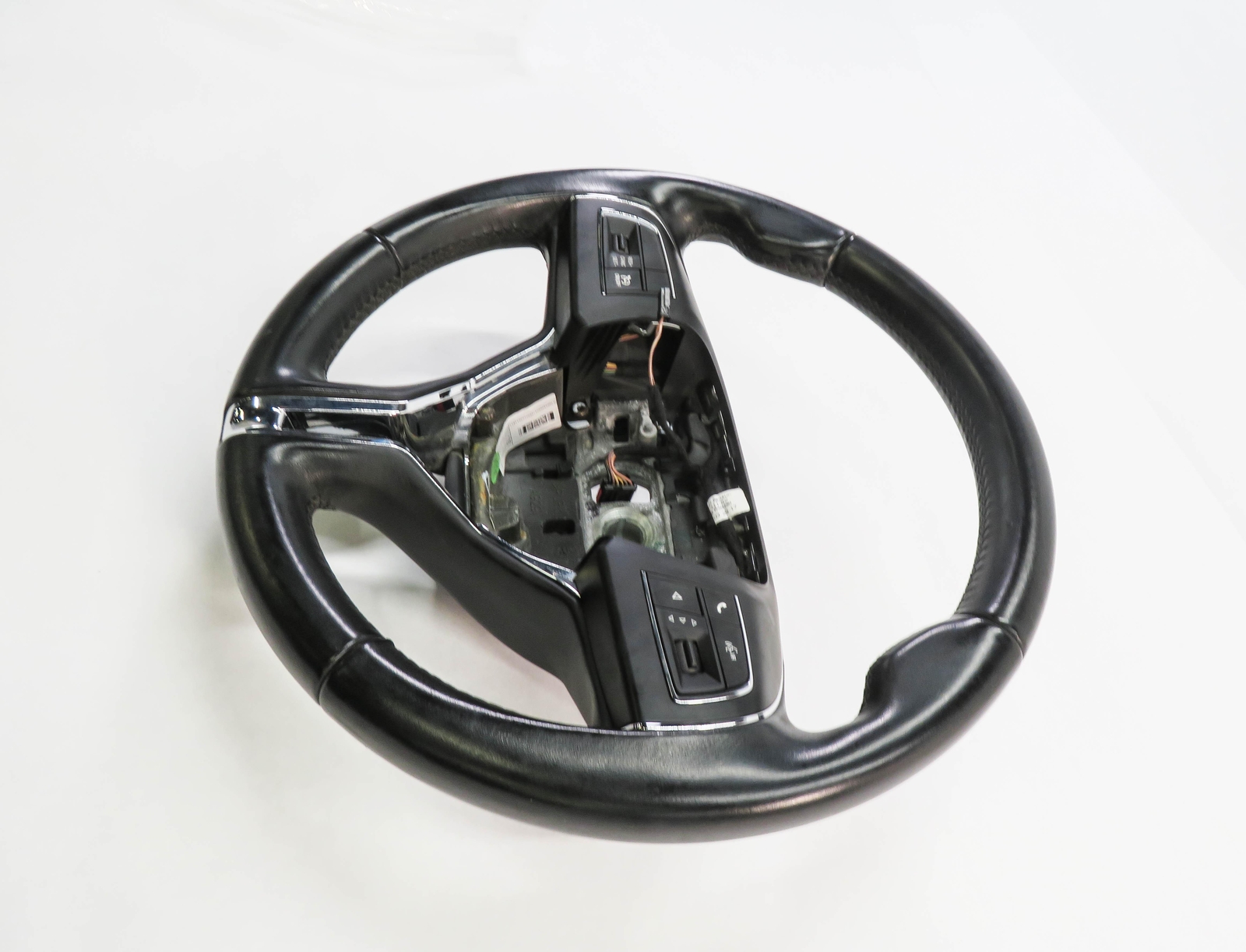 2018 MASERATI QUATTROPORTE (M156) DRIVER WHEEL w/ SWITCHES (BLACK)