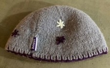 Billabong Girls Gray Winter Beanie Hat w/ flowers 100 wool