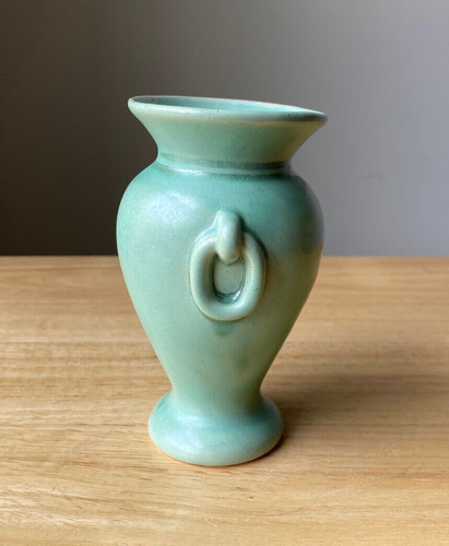 Vintage CAMARK Celadon Green Arts & Crafts Ring Handle Vase - Unmarked - VGUC - Picture 4 of 6