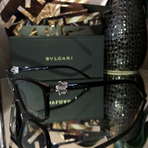 why do goggles fog up