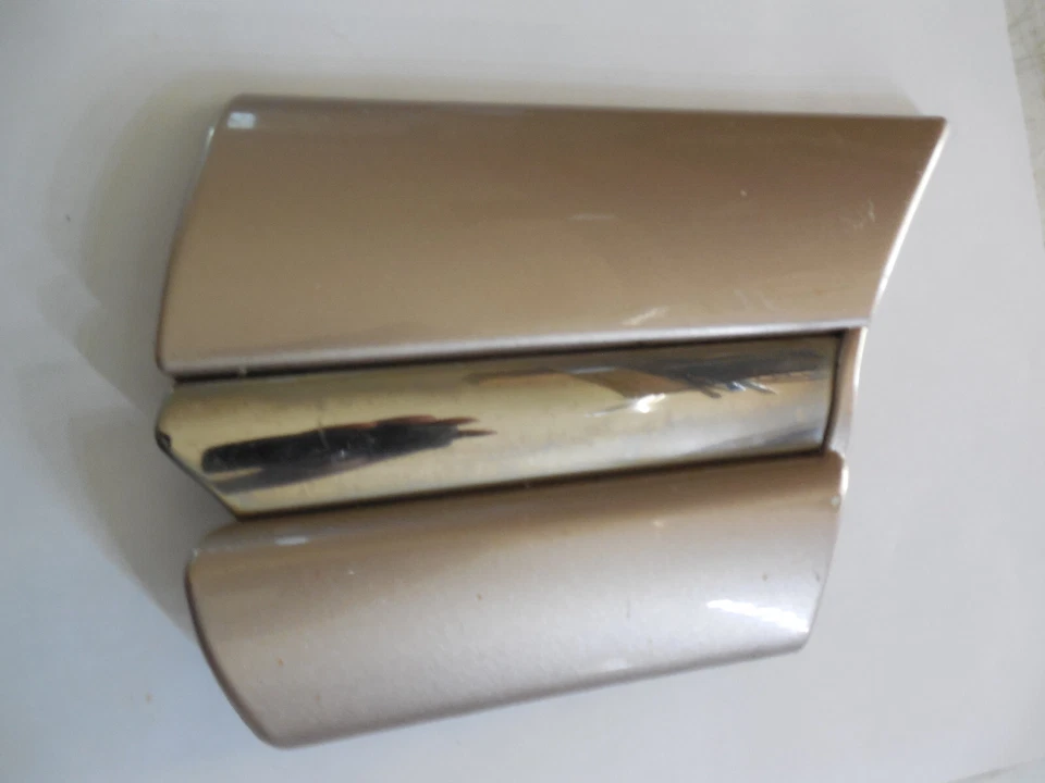 Buick Lesabre Limited 1997 1999 guardabarros delantero derecho moldura fabricante original usado dorado Foto 3 de 4