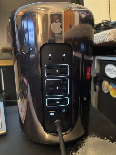 Apple Mac Pro 2013 Quad Core Xeon E5 3.7Ghz 64GB RAM SSD GC 2x Graphic car - Bild 12 von 12