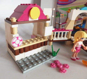 Lego 3063 Heartlake Flying Club Friends 100% Complete