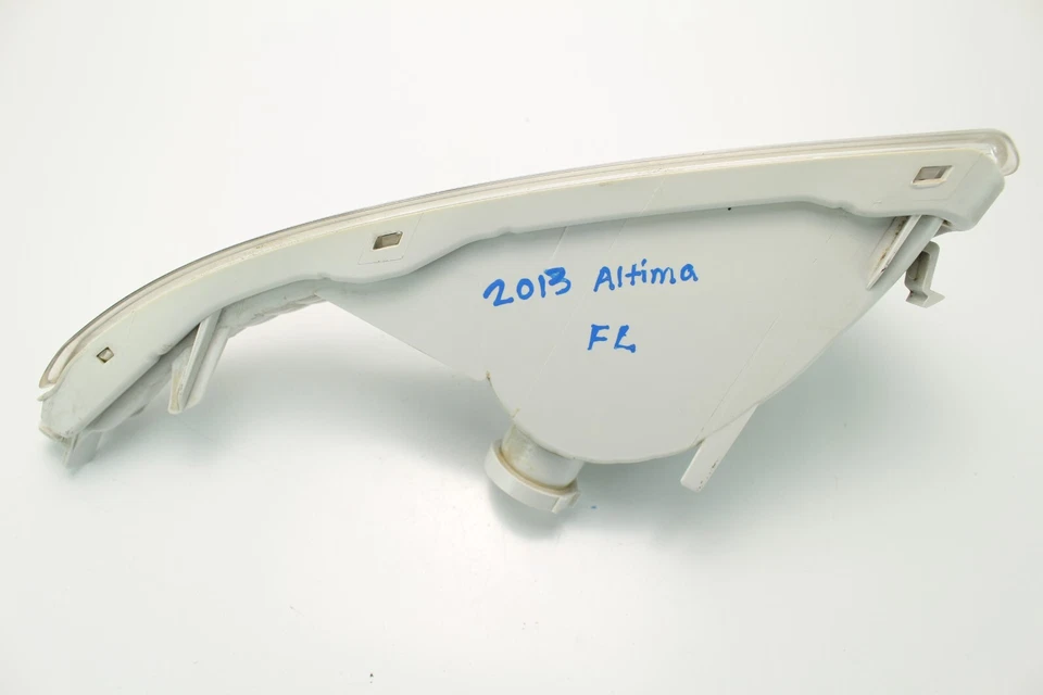 PARAGOLPES LATERAL IZQUIERDO NISSAN ALTIMA 2013-2015 LUZ INTERMITENTE LÁMPARA OEM, 26135-3TA0A Foto 2 de 4