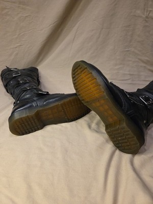 DR MARTENS 
