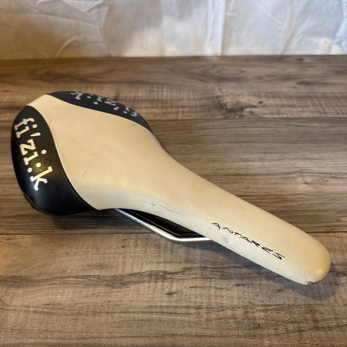 Fizik Antares Saddle K:IUM Ti Alloy Rails White with Black 139mm