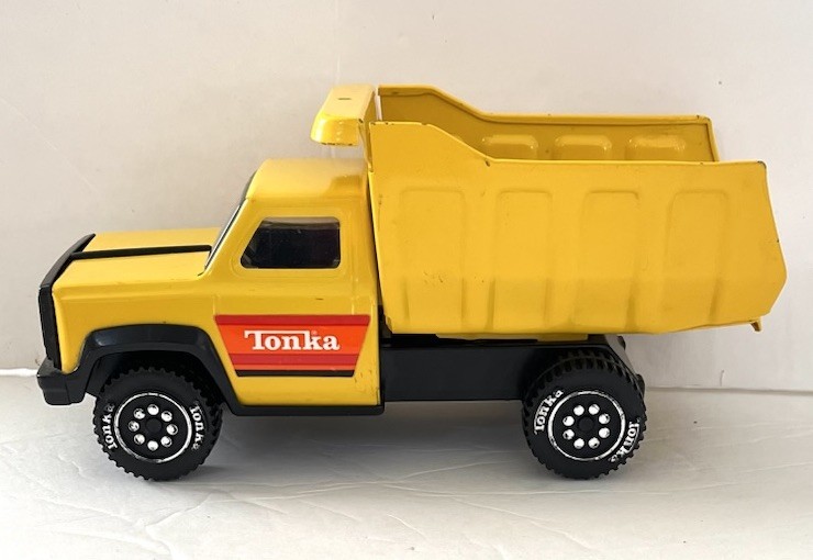 Vintage Tonka Yellow Dump Truck Red Stripe Logo 7" Pressed Steel Made In USA