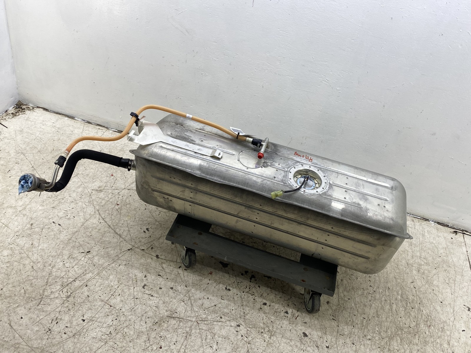 2010-2020 BENTLEY MULSANNE OEM FUEL GAS RESERVOIR TANK