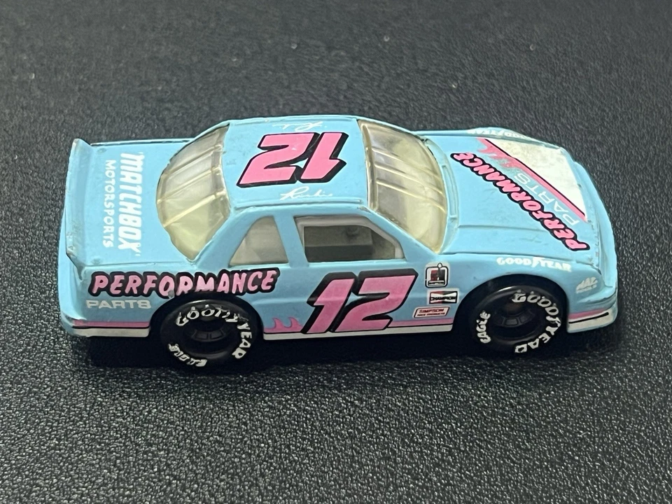 De colección 1990 Matchbox - #12 piezas de rendimiento Chevrolet Lumina Foto 4 de 4