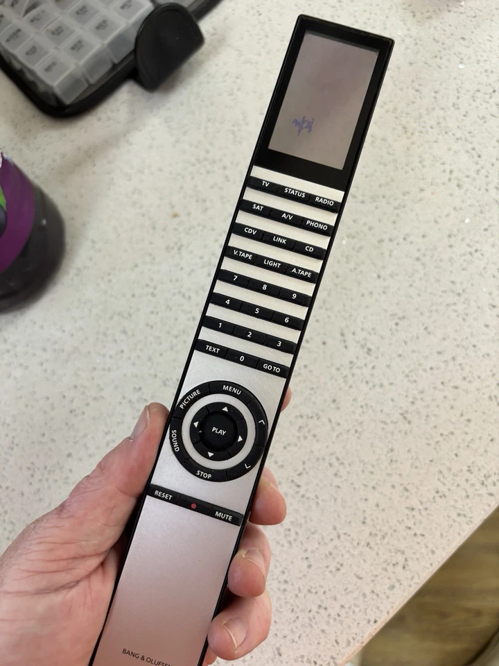 Bang & Olufsen Beolink 5000 Remote Control LCD Issue - Image 3 of 4