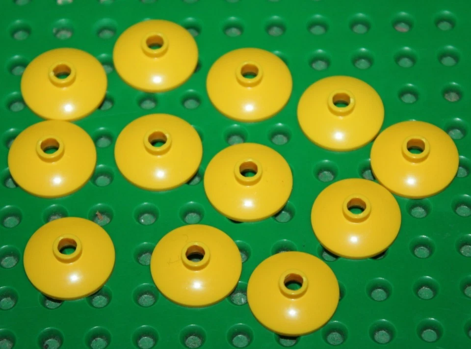 12 x Lego Yellow Round Dish ref 4740 set 75431 10255 71381 7633 70620 9449 7412 - Photo 1/1