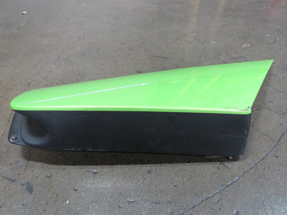 Lamborghini Murcielago, LP640, RH, Ala Trasera Bat, Dmg, Usado, P/N 418119362 Foto 3 de 4