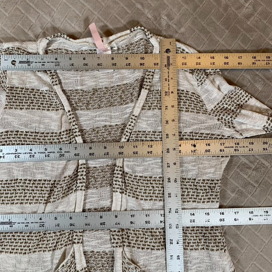 Suéter mediano Three Hearts para mujer cárdigan delantero abierto bolsillos a rayas elástico Foto 4 de 4