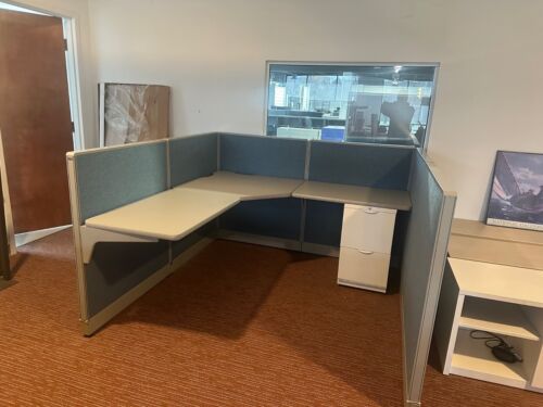 6' x 6' x 44" H Cubicles / Partions by Haworth UniGroup